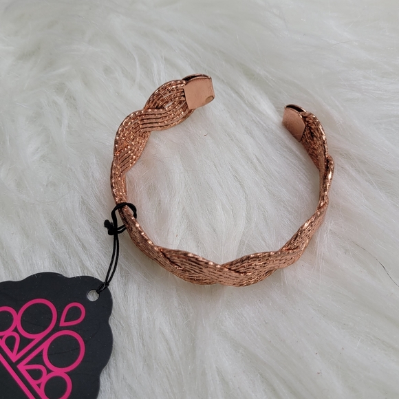 Paparazzi Rosegold Twist Baraclet - Picture 4 of 4